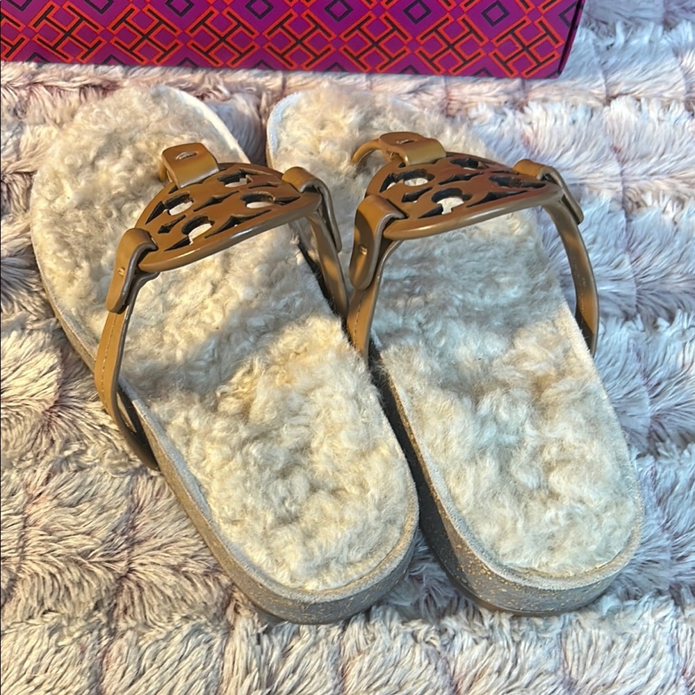 Tory Burch Tan Sandals Classic Thong Style - Picture 4 of 7